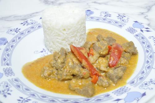 Bzenecká hovězí paprička  – Snadné recept z Česko kuchyně, hotový za 45 - 60 minut